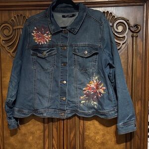 Max Jeans Blue Denim Jacket with Floral Embroidery